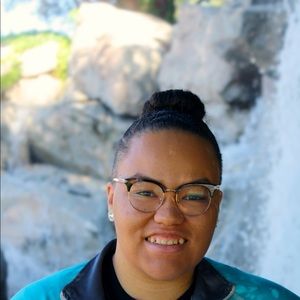 Meet your Posher, Monae